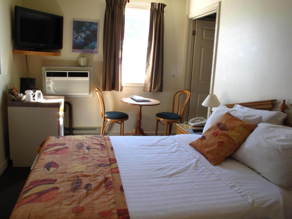 Brigantine Inn Lunenburg Habitación foto