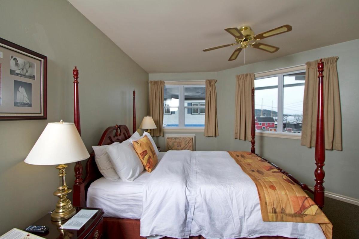 Brigantine Inn Lunenburg Habitación foto